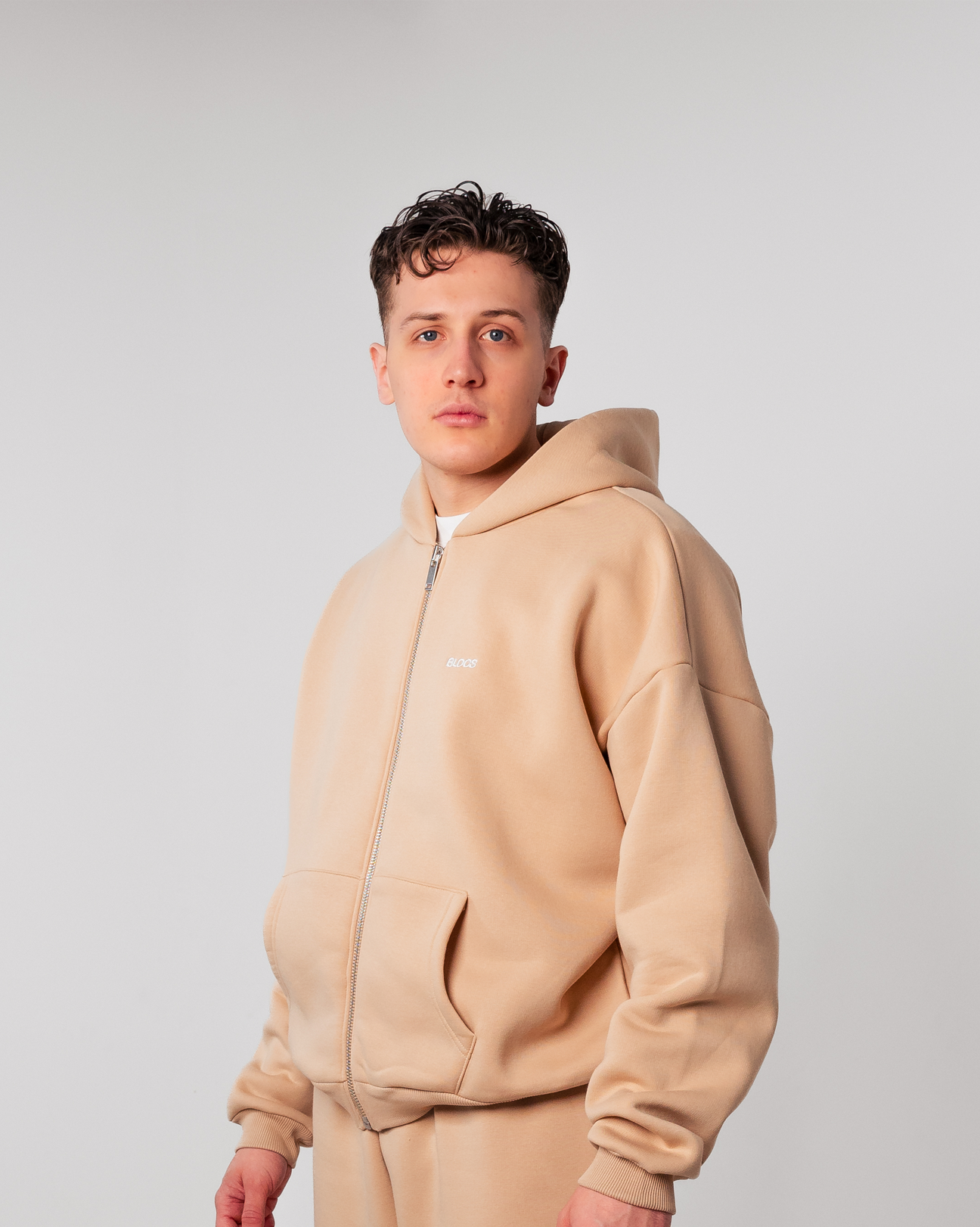 LOGO ZIP HOODIE - BEIGE