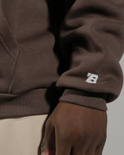 Lade das Bild in den Galerie-Viewer, SCRIPT HOODIE - BROWN
