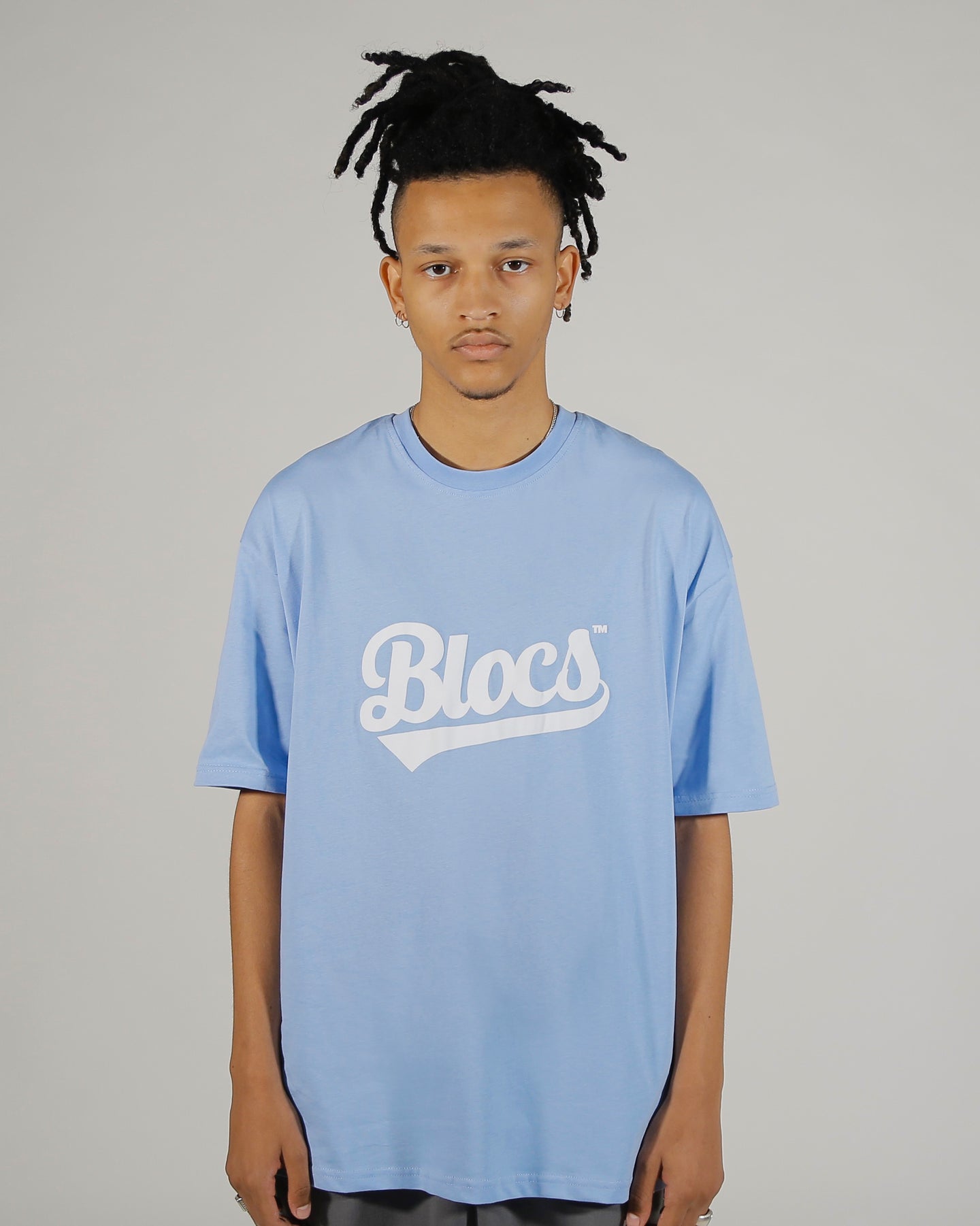 SCRIPT TEE - LIGHT BLUE